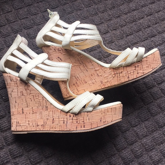Cute Bohemian Wedge Sandals size 7.5 - Picture 2 of 4